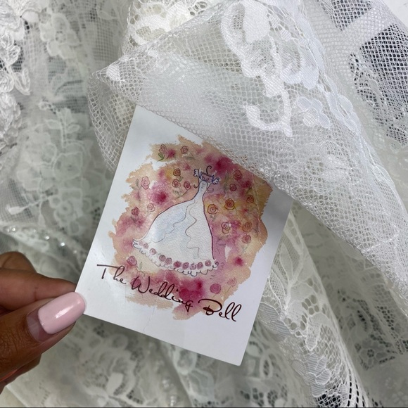 NWT Wedding Dress Lace Overtop with Sleeves - Picture 6 of 7